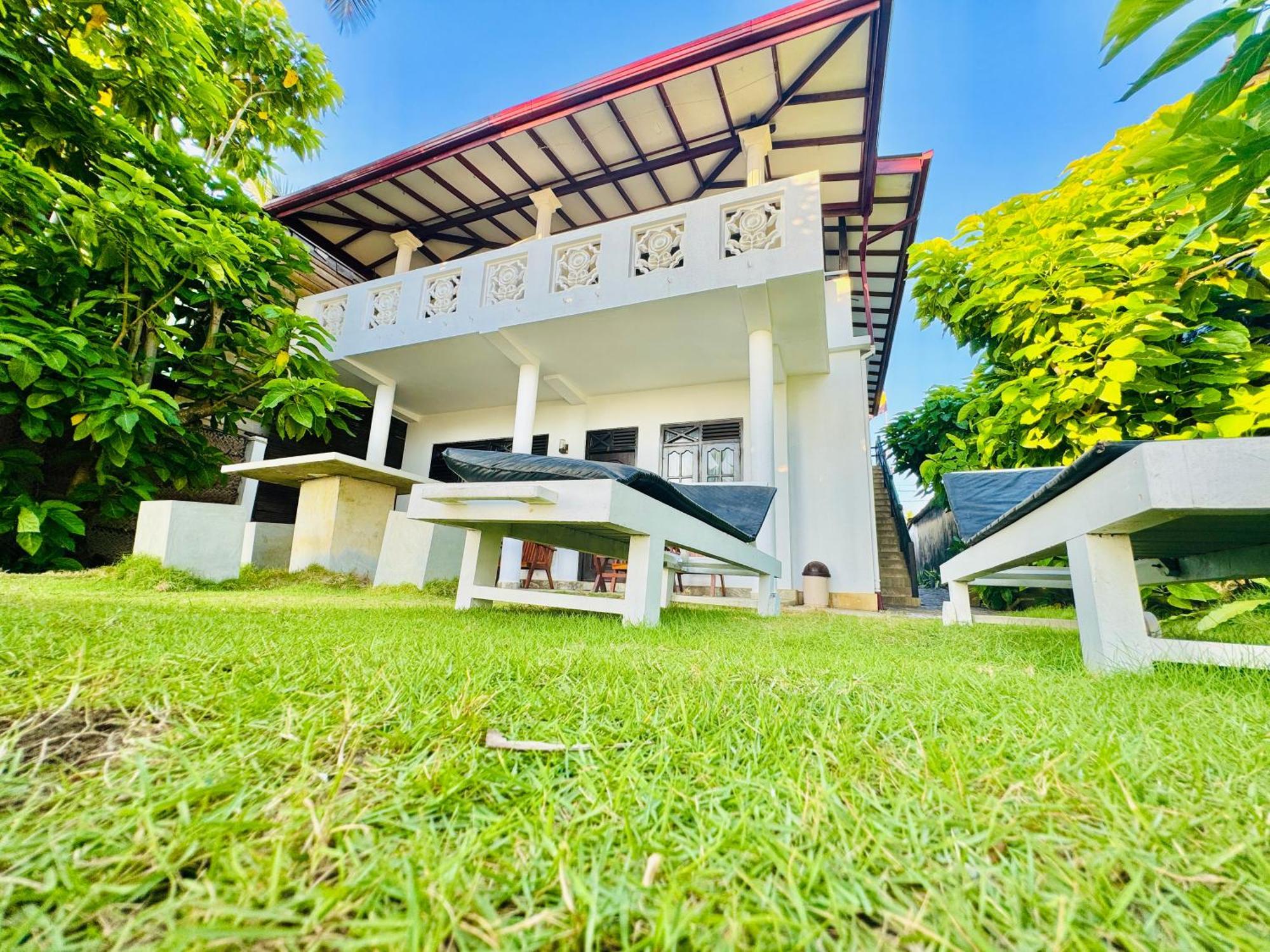 Il Nido Beach Home Galle Exterior photo