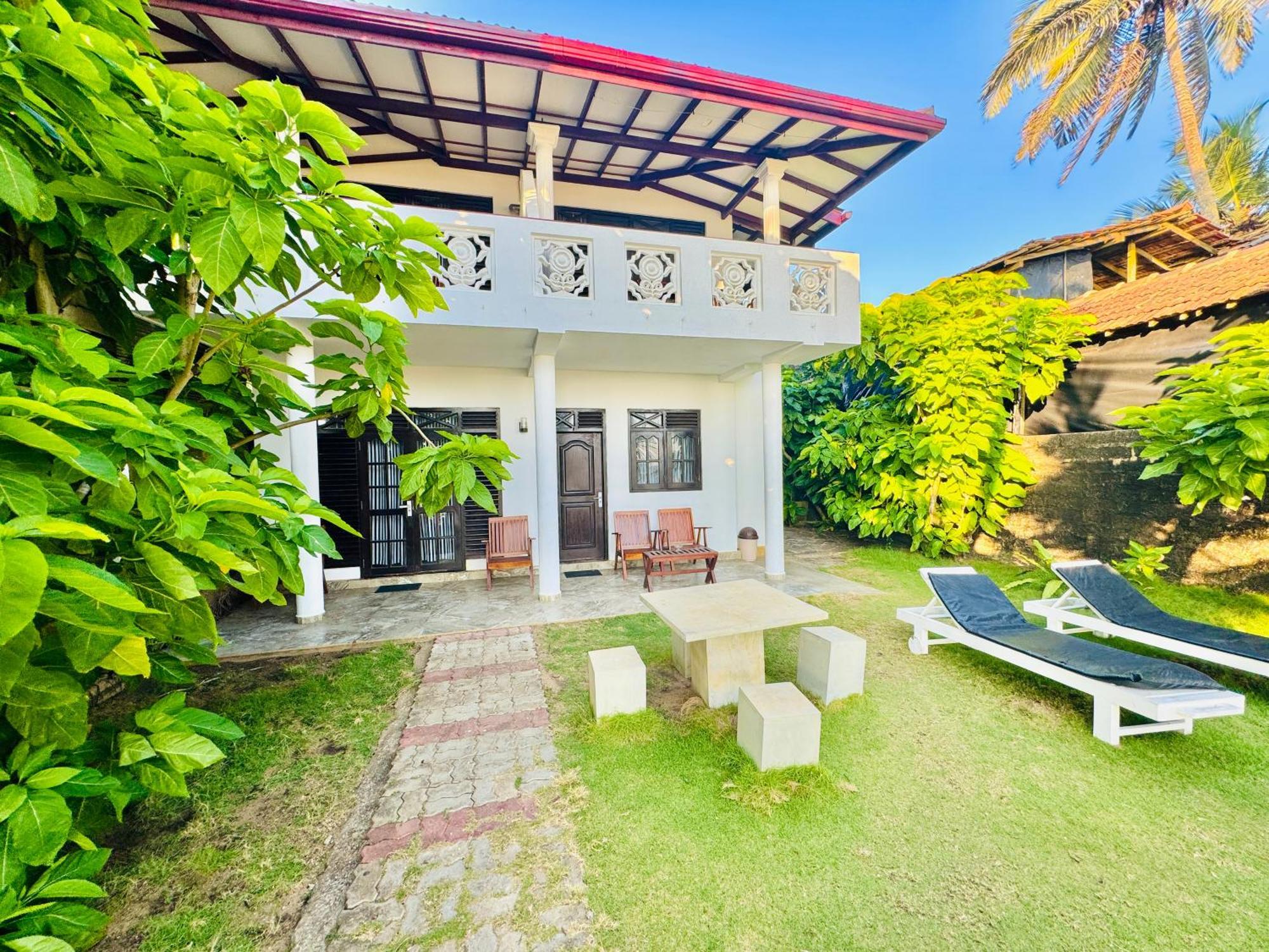 Il Nido Beach Home Galle Exterior photo