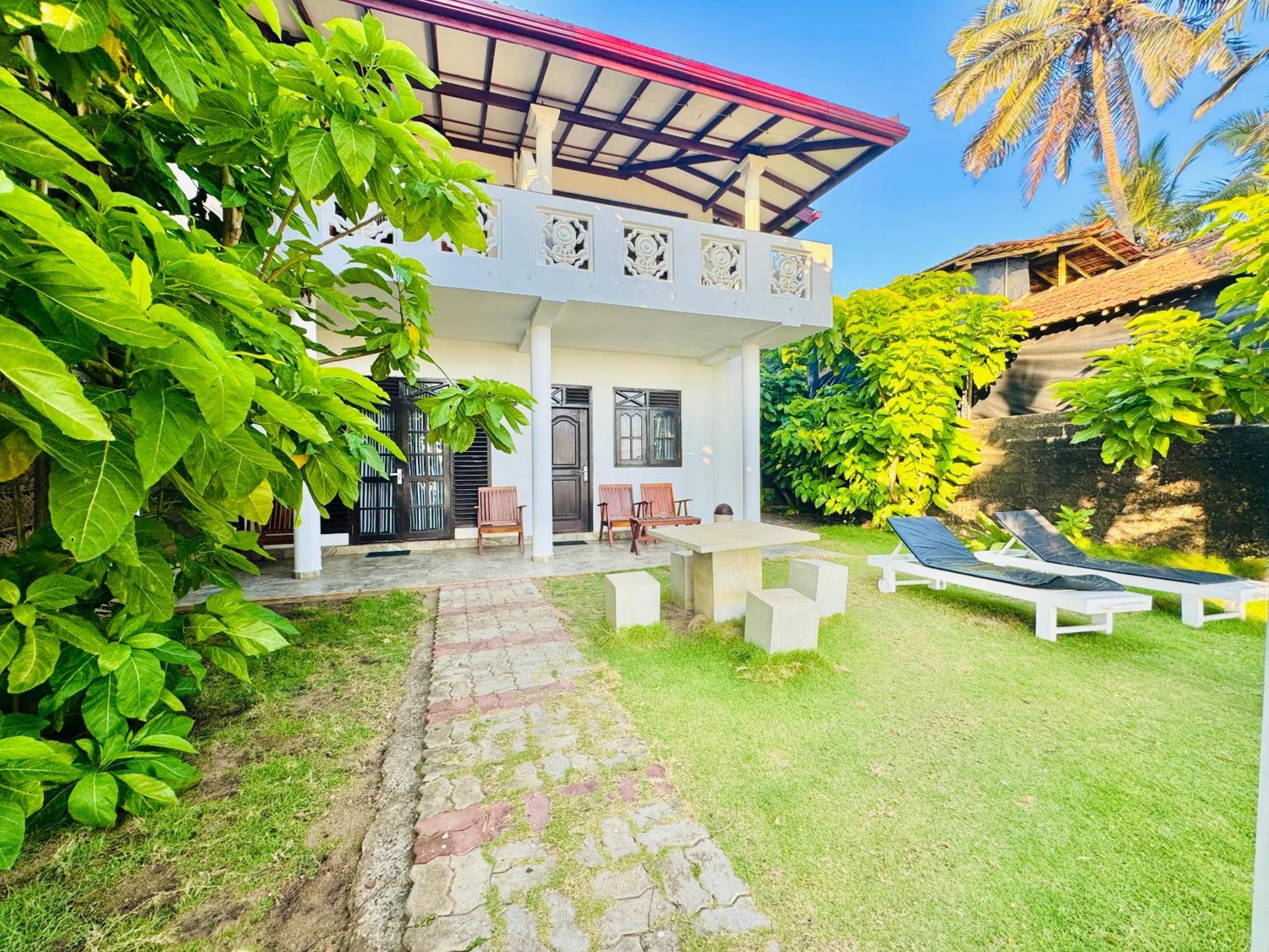 Il Nido Beach Home Galle Exterior photo